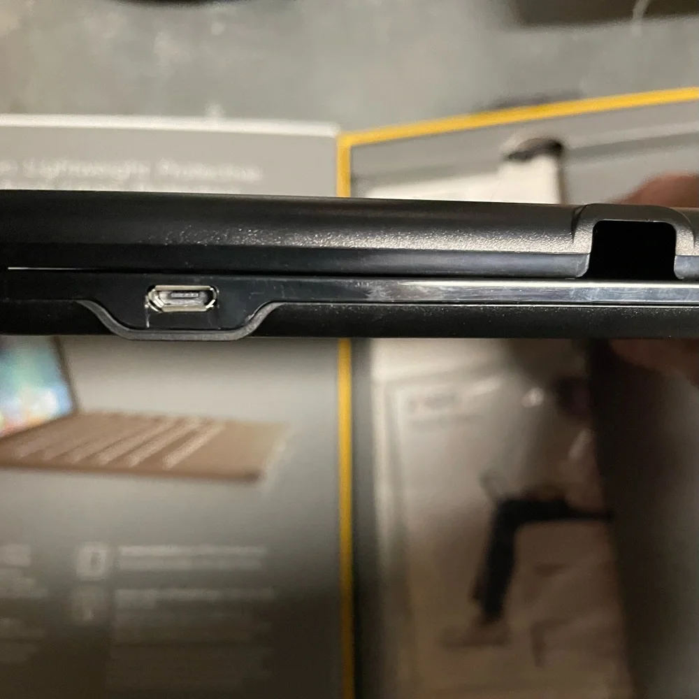 New Zagg Folio Wireless Keyboard & Case